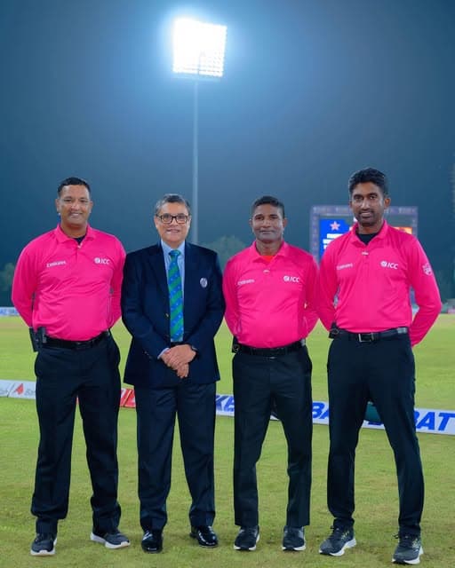 Cricket Umpire 2